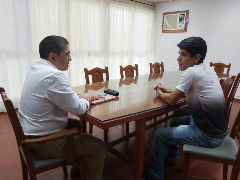 Saúl Giménez con el intendente Walther Marcolini.