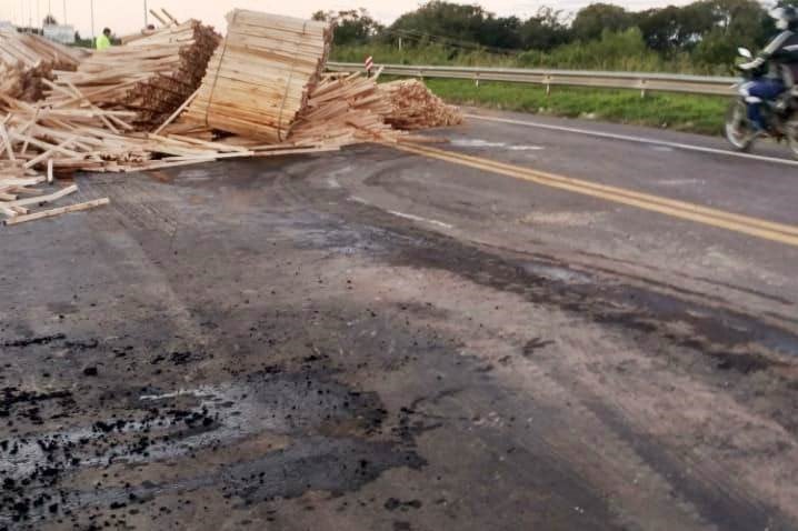 Accidente múltiple produjo el corte del puente interprovincial por cuatro horas