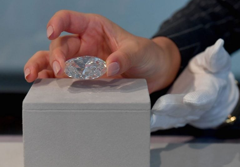 Pagaron 15,7 millones de dólares por un diamante completamente perfecto