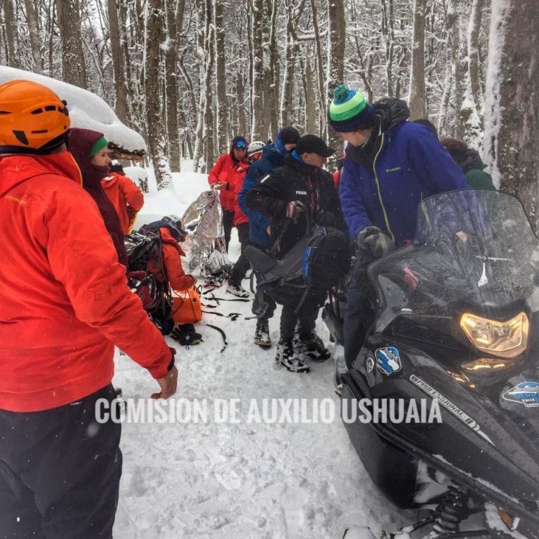 Rescate turista cerro Alvear - Comisión de Auxilio Ushuaia.