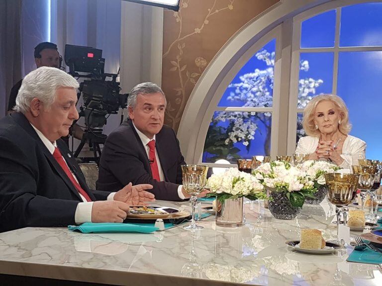 Morales en el programa la Noche de Mirtha Legrand