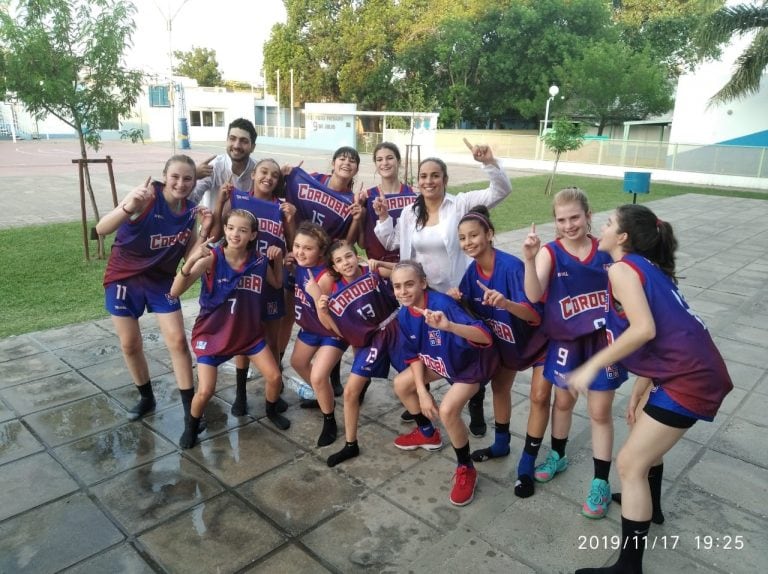 La Selección cordobesa a pleno, en el festejo por la clasificación al Final Four ante Morteros.