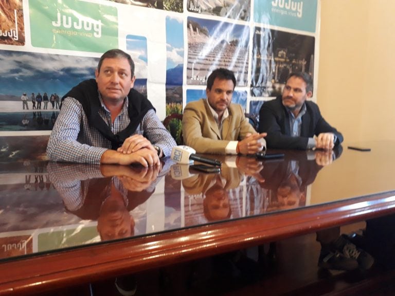 El ministro de Cultura y Turismo, Federico Posadas, el secretario de Turismo, Diego Valdecantos y organizadores invitan al Rally Raid en la región de los Valles