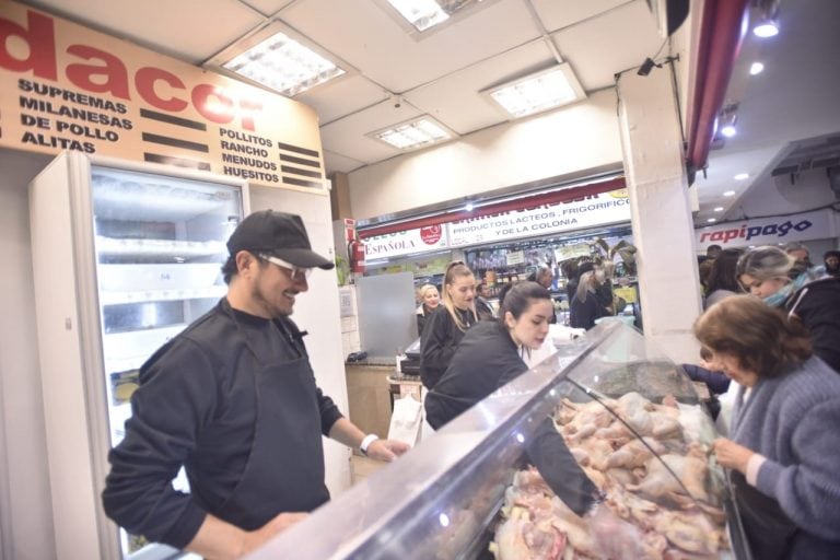 Los Tekis en vivo en el Mercado Norte.