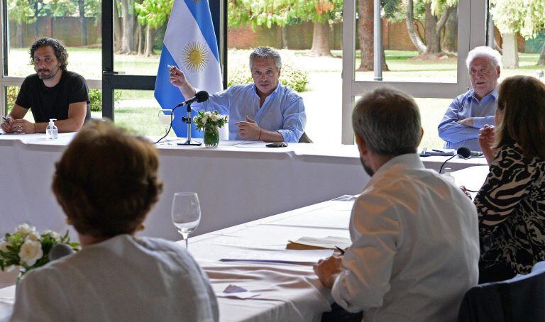 Alberto Fernández en una de las reuniones por la crisis del coronavirus junto a Cafiero y Ginés González García (Foto: Presidencia)