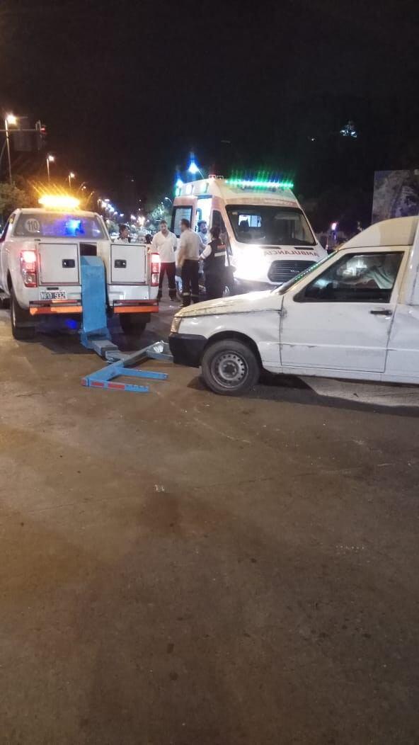 Intentó esquivar un control de alcoholemia y volcó