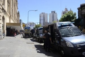 DYN04, BUENOS AIRES 14/01/2017, ESTA MAÑANA LA ZONA DE ONCE SE ENCONTRABA LIBERADA AL TRANSITO VEHICULAR Y CON PRESENCIA POLICIAL EN EL MARCO DEL CONFLICTO CON LOS MANTEROS. FOTO: DYN/JAVIER BRUSCO.