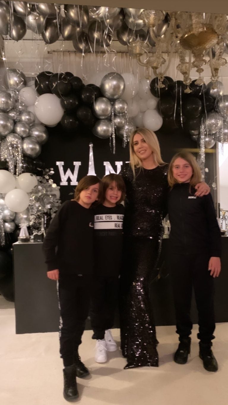 Wanda Nara celebró su cumpleaños junto a sus hijos Valentino, Benedicto y Constantino (Foto: Instagram/ @wanda_icardi)