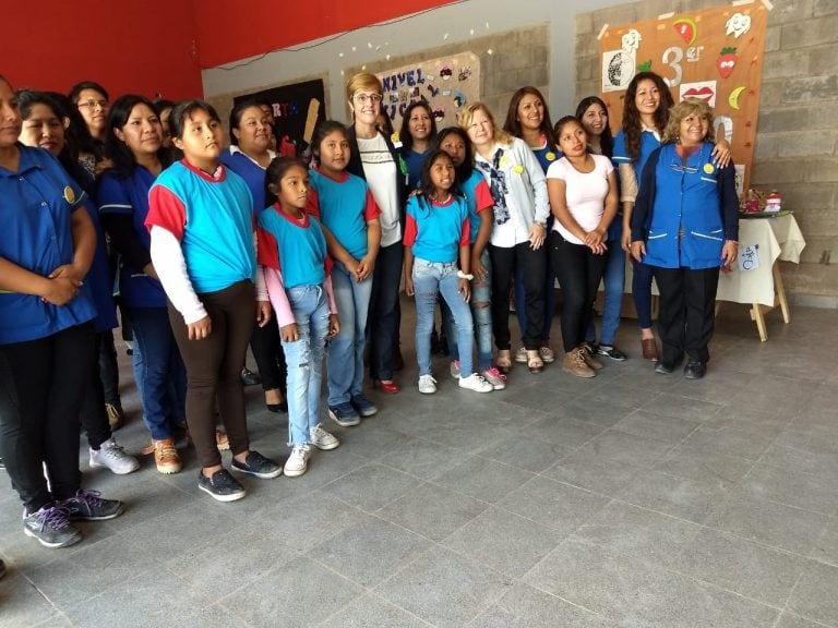 La directora Elena Mariotti junto a integrantes de la comunidad de CIARD, recibieron a la diputada Gabriela Burgos.