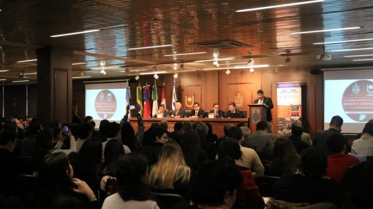 Ricardo Lorenzetti disertó en la Facultad de Derecho UNNE