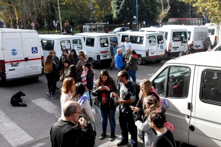 Transportistas de discapacitados cortan el servicio desde noviembre