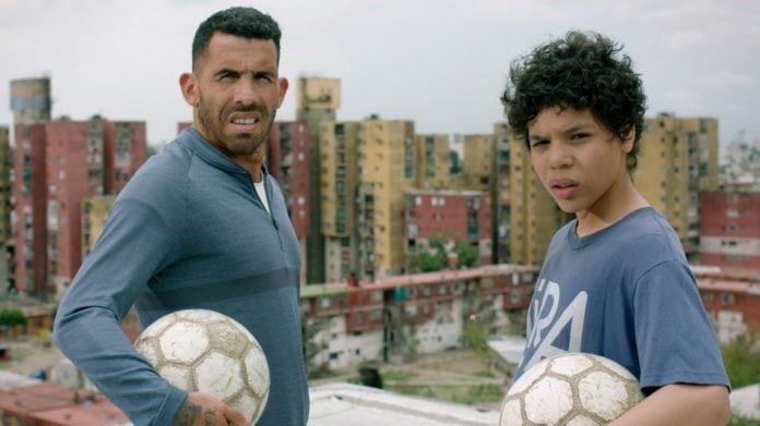 Balthazar Murillo es el actor de 15 años que fue elegido por Carlos Tevez para encarnar al deportista de Fuerte Apache