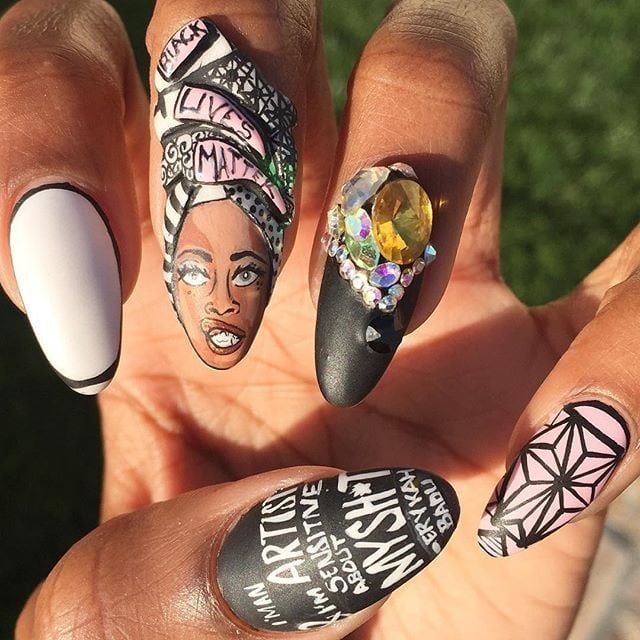 Uñas con mensaje anti racista (Instagram/@jessicawashick)