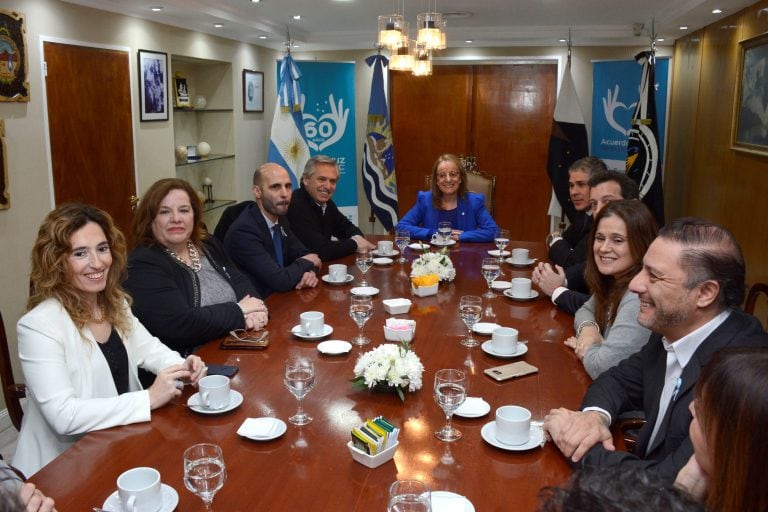 El gabinete de Santa Cruz desayunó con Alberto Fernández