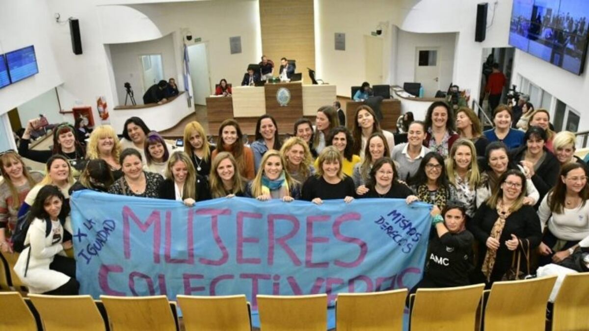 Colectiveras advierten sobre maniobra municipal para demorar su incorporación