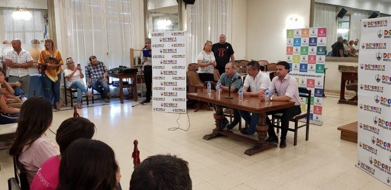 El acto se desarrolló en el Concejo Deliberante (Municipalidad de Santa Rosa)