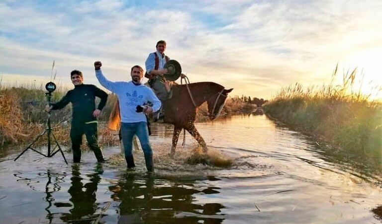 La foto sacada por los tres fotógrafos de Alcira Gigena que se volvió viral en Internet. (Hernán Baggini, Santiago Bertorello y Gastón Bertola).