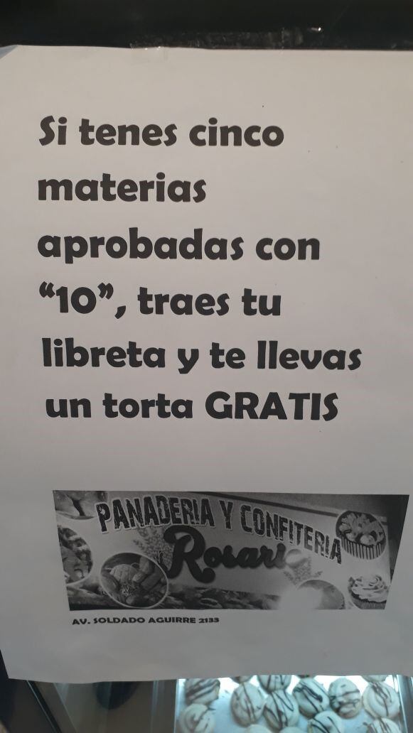 Panadería promete una torta a los estudiantes que logren sacar 10 en al menos 5 materias. (5W Noticias)