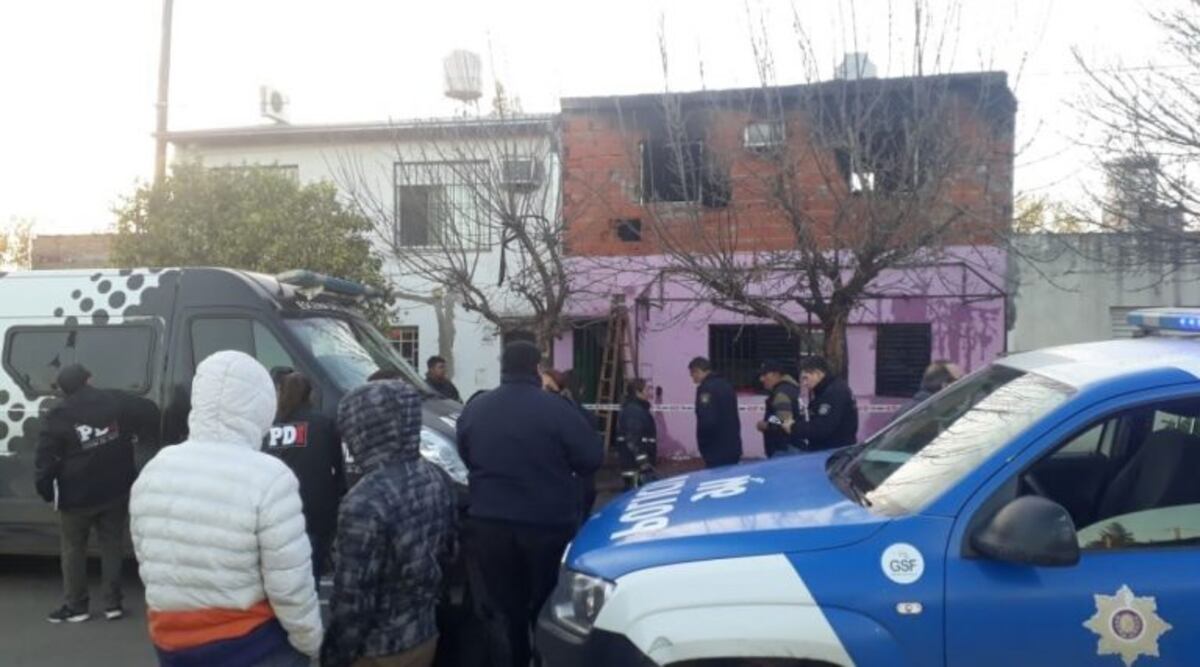 Incendio de una casa dejó una mujer embarazada y sus tres hijos muertos