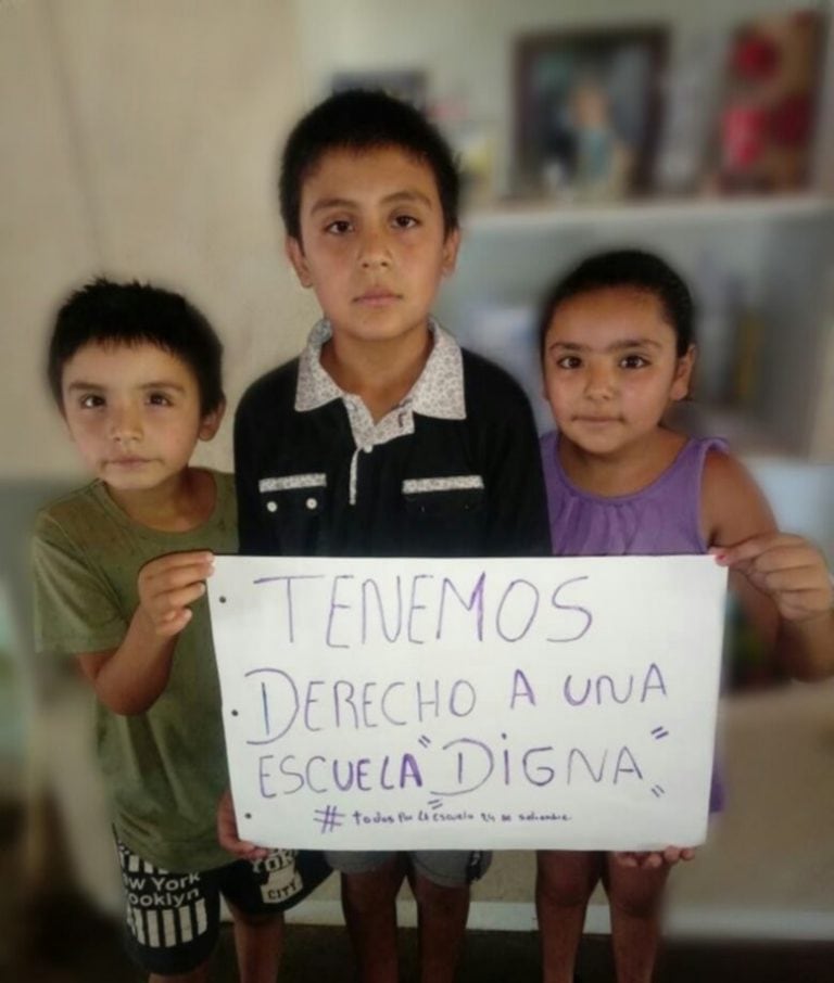 Los padres de la escuela sanjuanina empezaron una campaña en las redes sociales.