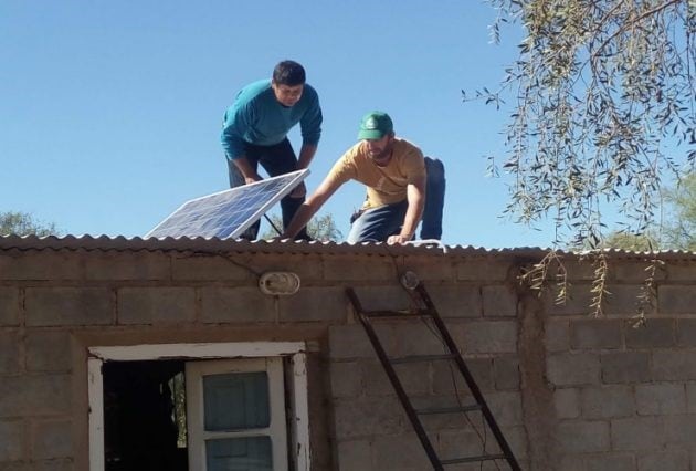 Los paneles solares serán instalados en parajes del interior. Foto: Prensa Ministerio de Producción.