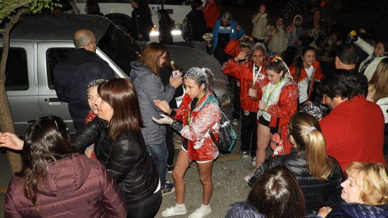 Gran recibimiento a los campeones de los Juegos Bonaerenses - 1