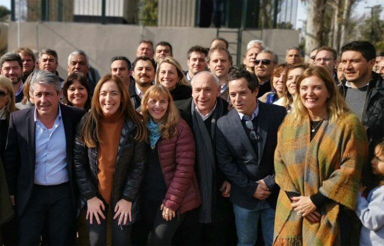 Vidal junto al equipo de trabajo Municipal