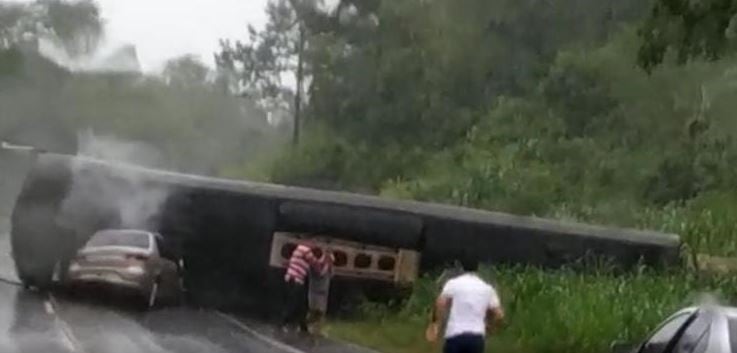 Se accidentó un micro sobre la Ruta Provincial 103. (Foto: El Territorio)