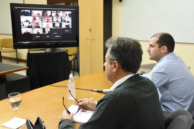 Videoconferencia de Luis Castellano e Ignacio Podio con los clubes de la ciudad