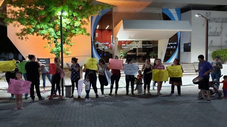 Marcha de padres de la Guarderia Virgen Niña Arroyito