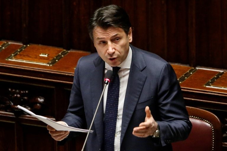 "Habrá una revisión de las reglas que no significa abandonarlas a partir del 4 de mayo", dijo Conte en una entrevista (Foto: EFE/EPA/FABIO FRUSTACI)