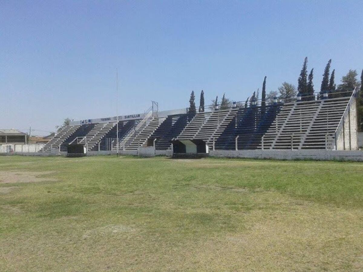 Robaron y destruyeron parte de la estructura del club San Juan