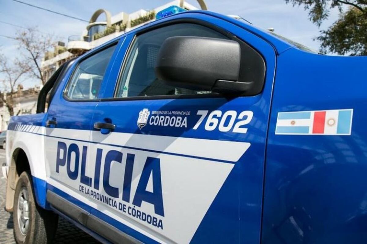 San Francisco: jugaban un partido de fútbol con público en barrio Parque