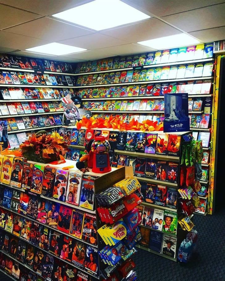 Construyó un Blockbuster en su sótano y es furor en las redes sociales (Foto: Instagram/ @nostalgiavideo)