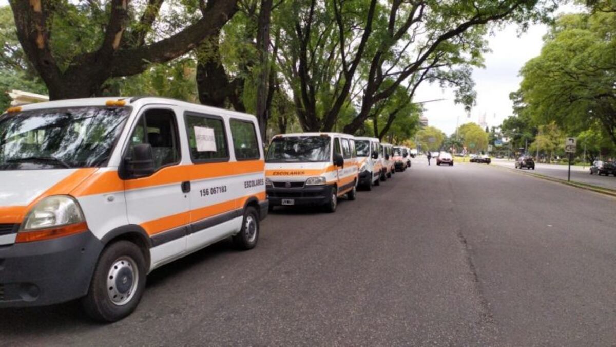 Estiman que hay 400 familias en jaque por la parálisis del transporte escolar