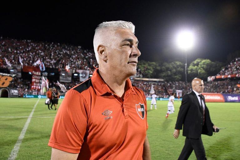 Omar De Felippe renunció en Newell's en 2018 (web).