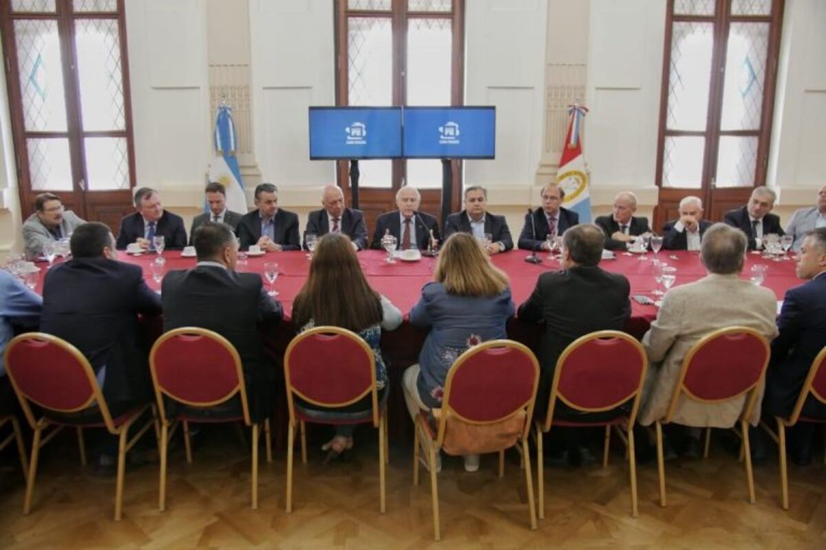 Lifschitz reunió a referentes de la Legislatura por el reclamo ante la Corte y hubo un faltazo