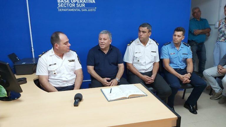 Pablo Berardo junto a Gustavo Benedetti, Diego Rodríguez y Milton Ullua asumiendo cargos.