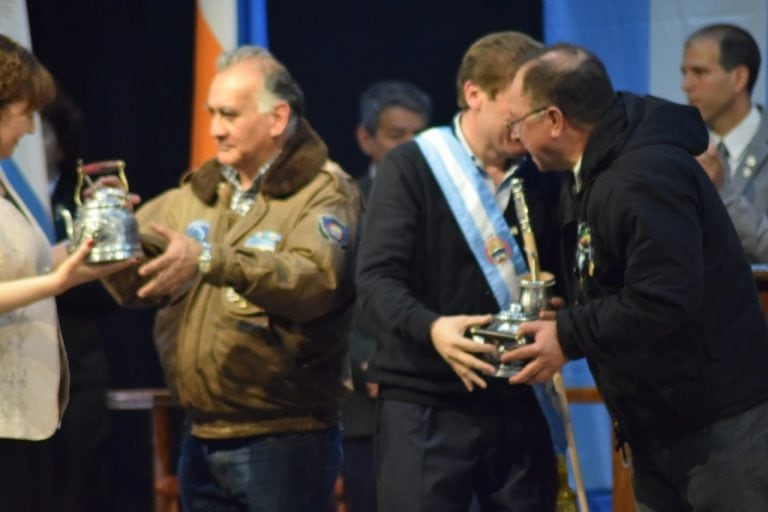 Melella asumió como nuevo gobernador de Tierra del Fuego.