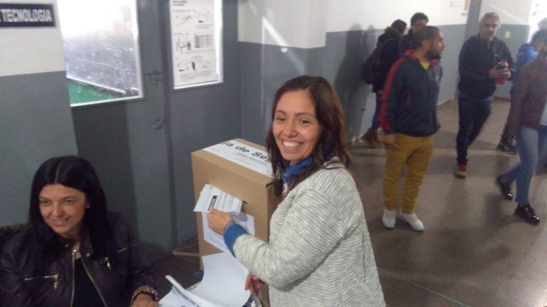 PASO: precandidatos ejercieron su derecho a voto.