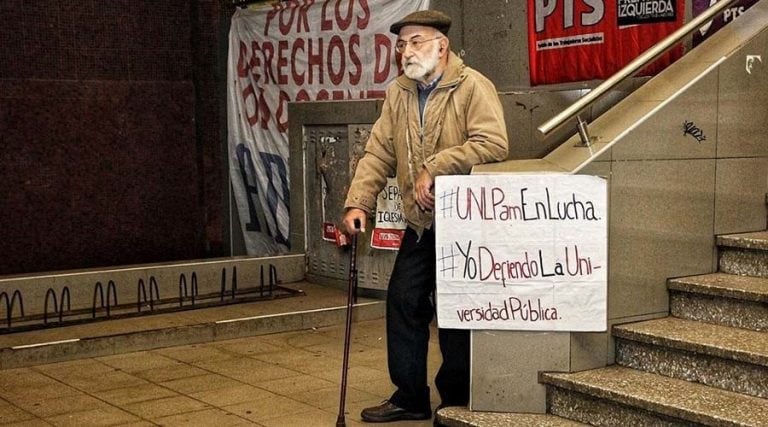 Con sus años a cuestas, participó activamente de las luchas universitarias (Infopico)