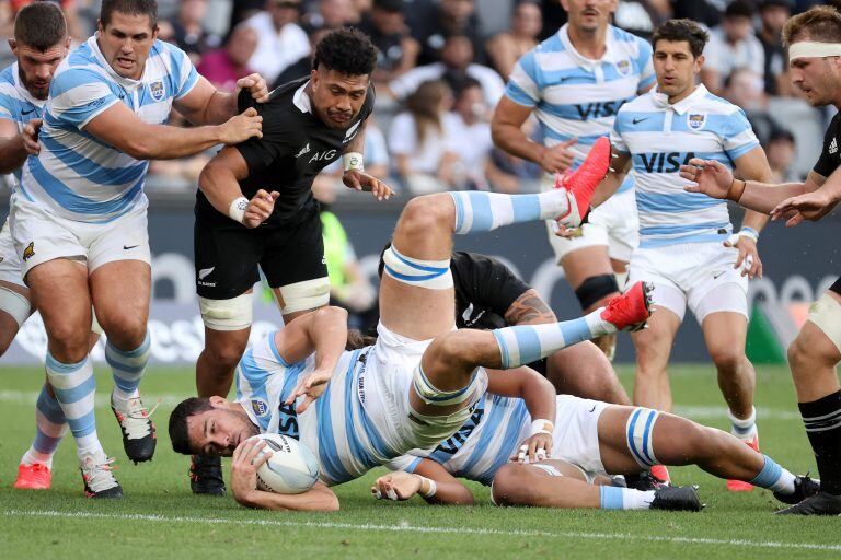 Los Pumas fueron ganando terreno hasta que el propio Sánchez aumentó la ventaja con un try en el minuto 19.. (Foto: David Gray / AFP)