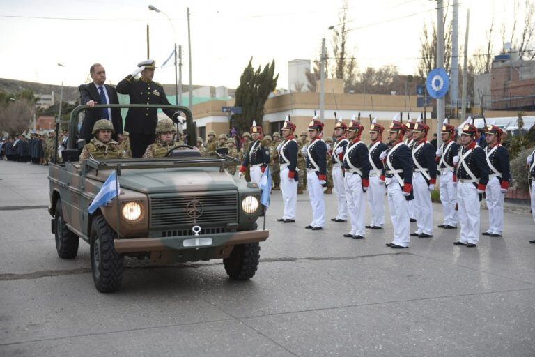 El Intendente saludó a las fuerza de seguridad.