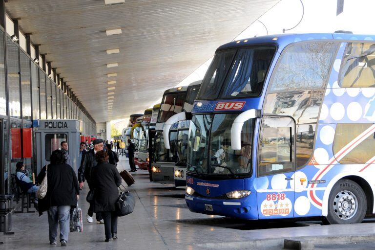 Colectivos en la Terminal de Ómnibus de Rosario. (Web)