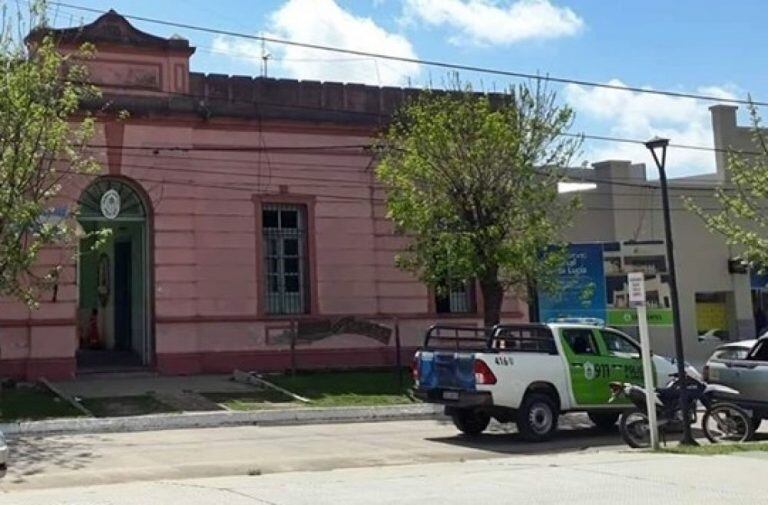 Comisaría de Santa Lucía donde se encuentran detenidos padre e hijo