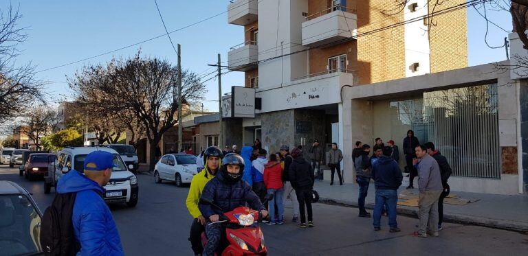 Investigan muerte de un joven caído de un edificio en Río Cuarto