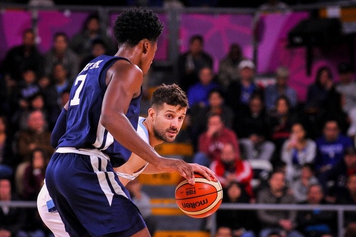 Nicolás Laprovittola, uno de los mejores del primer tiempo de Argentina. (Foto Maxi Failla)