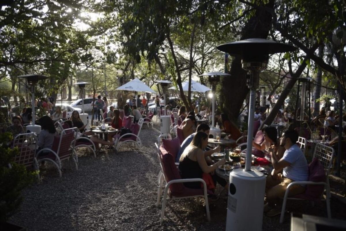 Bares y restaurantes de Córdoba abrirán sus puertas, pese a la prohibición