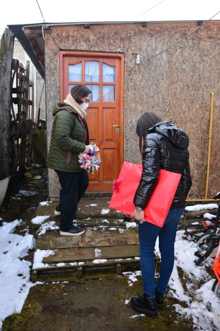 En el mes de la niñez, la Municipalidad llama a la puerta del corazón para entregar un regalo.