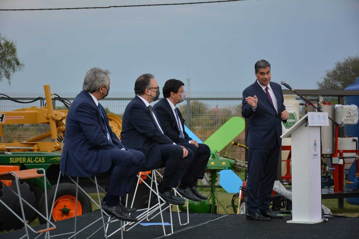 “En nombre de nuestra provincia y en nombre del Norte Grande argentino, estoy convencido de que estos legisladores que irán al Congreso votarán un presupuesto para el crecimiento y el desarrollo de la república Argentina y la provincia del Chaco con más obras, más inclusión y equidad distributiva”, remarcó Capitanich.